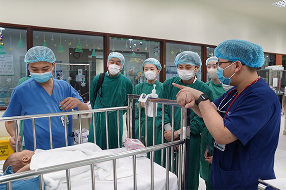 School of Medicine conducted a student exchange program with Vietnam National Childrens Hospital, Hanoi Medical University, and JICA Vietnam office as part of hygiene and public health training.