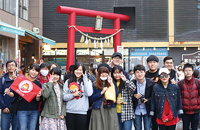 International student autumn bus tour