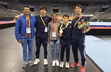 Teikyo student wins gold medal at the 49th World Artistic Gymnastics Championships