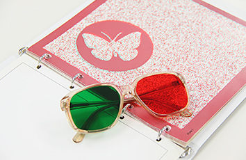 Red-green glasses, color vision test