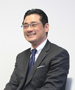 Photograph of Tetsuro Senior Assistant Professor