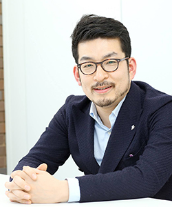 Photograph of Masayuki Senior Assistant Professor